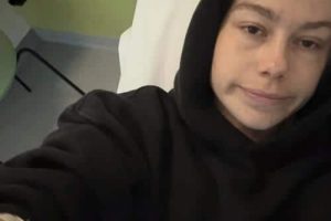 Phoebe Bridgers hospitalisée pour une appendicite pendant sa tournée