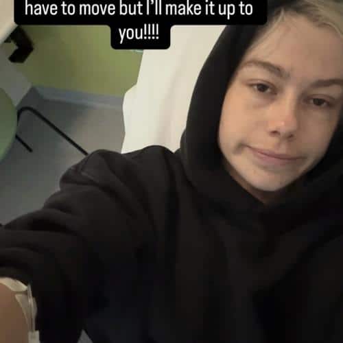 Phoebe Bridgers hospitalisée pour une appendicite pendant sa tournée