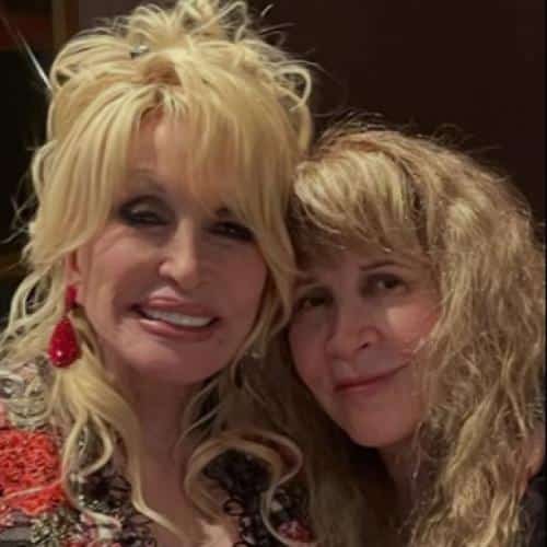 Stevie Nicks dit que la semaine en studio avec Dolly Parton a été « la meilleure de tous les temps »