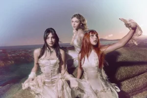 THE Warning partage le clip de « Bite My Tongue » de l&rsquo;album « Everything&rsquo;s Falling »