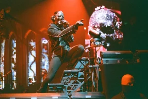 TOBIAS FORGE sur GHOST Hiatus : « Je ne vais pas simplement revenir faire un album ou me forcer à faire un album sans raison »