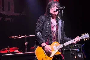 TOM KEIFER : « La blessure vocale que j&rsquo;ai subie nécessite une période de repos prolongée »