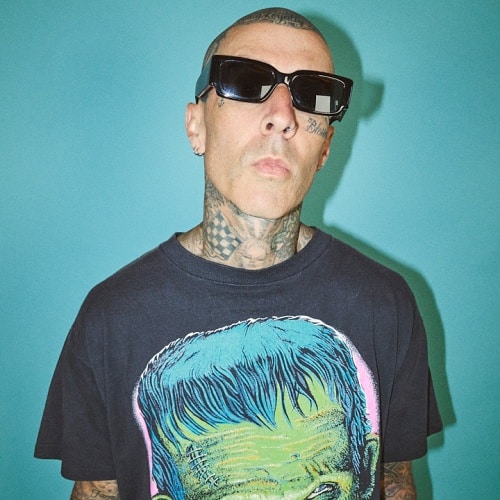 Travis Barker réfléchit sur la vie, la survie et le rétablissement dans une nouvelle interview