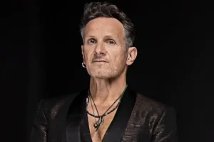 VIVIAN CAMPBELL dit que son « cancer est de retour » : « Je continue les traitements pour le gérer »