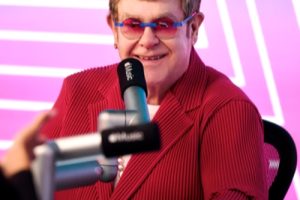 lton John : le présentateur de Rocket Hour révèle la playlist d’été familiale 2026