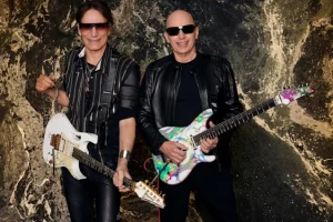 JOE SATRIANI ET STEVE VAI annoncent leur premier album de SATCHVAI « The Sea Of Emotion » et partagent le single « Mayhem »
