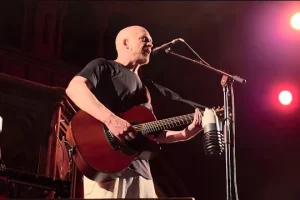 Regarder : DEVIN TOWNSEND se produit à Londres lors de la tournée solo européenne « Metamorphosis » 2026