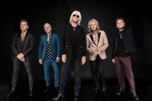 DEF LEPPARD partage une couverture inédite de la « Révolution » des BEATLES du prochain coffret « Volume 4 »