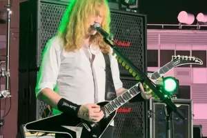 Regarder: MEGADETH se produit sur le toit-terrasse Ray Charles du Grammy Museum à Los Angeles
