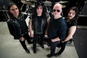 POWERRAGE, mettant en vedette l&rsquo;ancien guitariste d&rsquo;EXCITER JOHN RICCI, recherche un nouveau chanteur après sa séparation avec JACQUES BÉLANGER