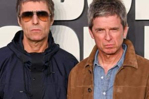 Annonce de la tournée Oasis avec exposition de drones à Manchester