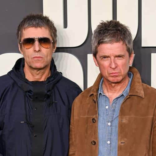 Annonce de la tournée Oasis avec exposition de drones à Manchester