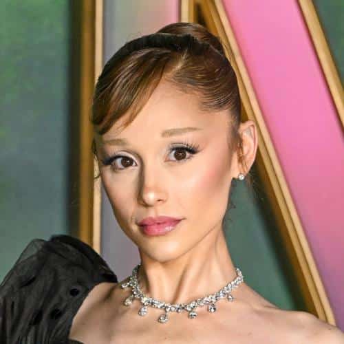 Ariana Grande change à nouveau les paroles de Ricky Alvarez lors du dernier concert de la tournée Eternal Sunshine