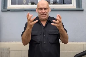 BLAZE BAYLEY est en train de « capter des idées » pour son prochain album solo : « Ça doit se sentir bien »