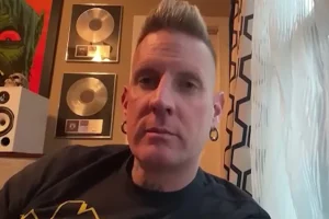 BRANN DAILOR explique sa décision d&rsquo;aborder la mort de BRENT HINDS dans le documentaire « The Mastodon In The Room » : « J&rsquo;étais sur la clôture à ce sujet »