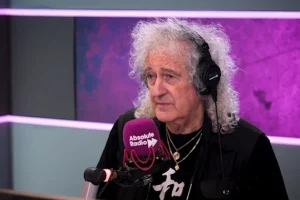 BRIAN MAY dit qu&rsquo;il a « changé » d&rsquo;avis à propos de l&rsquo;IA et qu&rsquo;il est « ouvert » à l&rsquo;idée d&rsquo;un spectacle QUEEN Avatar de style ABBA