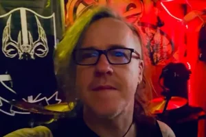 BURTON C. BELL n&rsquo;a « aucun intérêt » à entendre le nouveau single « Roboticist » de FEAR FACTORY : « I&rsquo;ve Moved On »