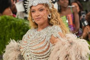 Beyoncé fête son anniversaire en sortant une édition de luxe de son album B&rsquo;Day