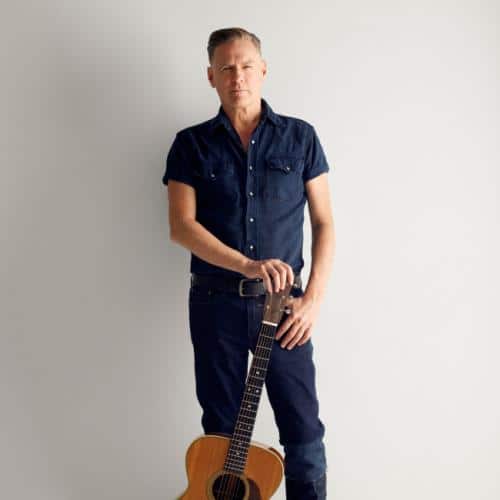 Bryan Adams dévoile son nouvel album How's It Goin' comme une lettre d'amour personnelle au Canada