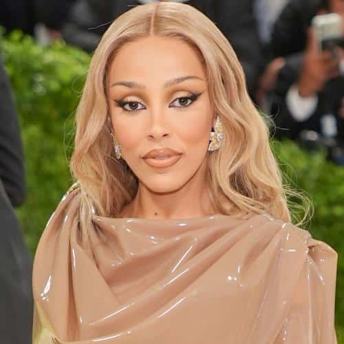 Doja Cat s'exprime sur ses "problèmes" passés d'alcool et de drogues