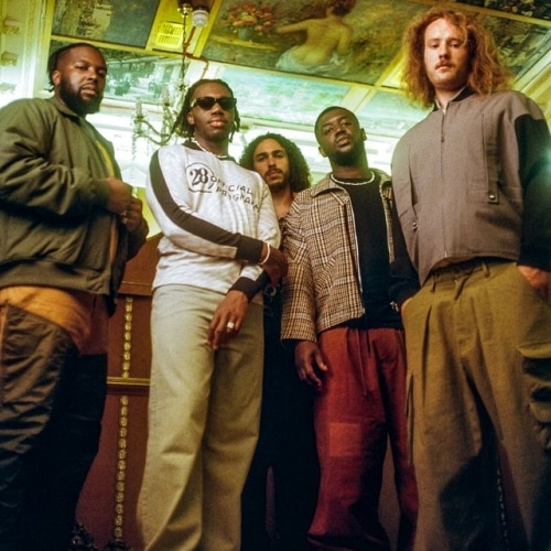 Ezra Collective mène la course au premier album numéro un au Royaume-Uni