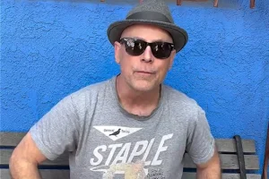 JOHN BUSH : « Je défends » le fait qu&rsquo;ARMORED SAINT a conservé la même programmation pendant plus de trois décennies et demie