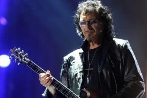 James Hetfield a salué Tony Iommi comme le « Seigneur du Riff »