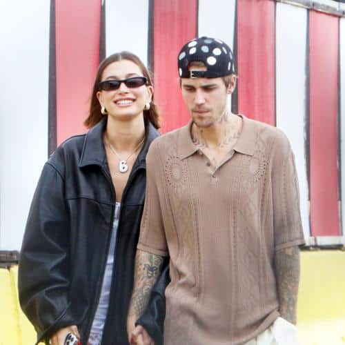 Justin Bieber célèbre son huitième anniversaire de mariage avec Hailey Bieber