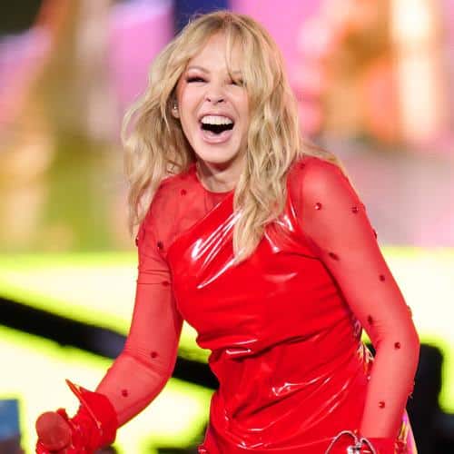 Kylie Minogue épate la foule lors de la finale du football australien à Melbourne