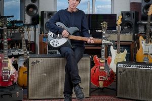 La collection de guitares de Johnny Marr adjugée 4 millions de livres sterling aux enchères historiques de Christie&rsquo;s