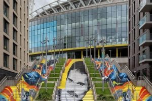 La fresque de Freddie Mercury dévoilée à Wembley Park pour son 80e anniversaire