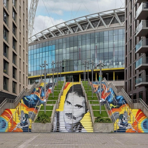 La fresque de Freddie Mercury dévoilée à Wembley Park pour son 80e anniversaire