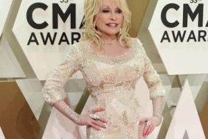 La sœur de Dolly Parton répond aux rumeurs d&rsquo;une querelle de famille