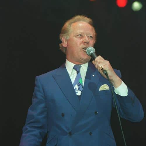 Le Golden Boy de la musique teen-pop britannique Craig Douglas est décédé à l'âge de 85 ans