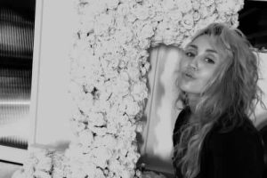 Miley Cyrus célèbre le premier album numéro un en une décennie