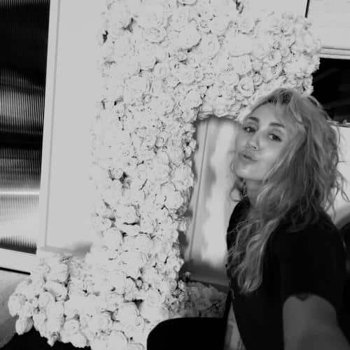 Miley Cyrus célèbre le premier album numéro un en une décennie