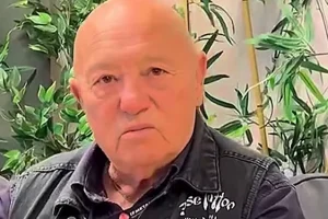 Regardez l&rsquo;une des dernières interviews vidéo d&rsquo;ANGRY ANDERSON, enregistrée quelques jours avant sa crise cardiaque