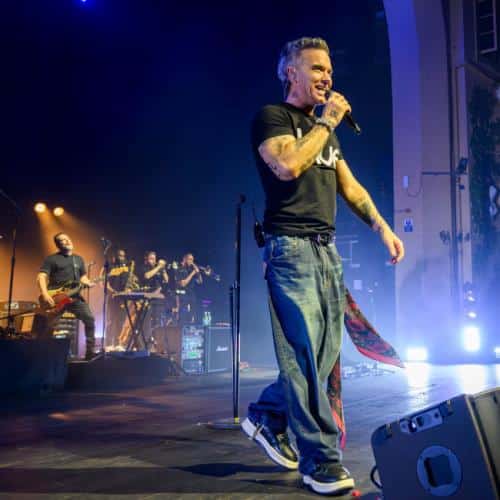 Robbie Williams annoncé comme première tête d'affiche du Grand Prix de Grande-Bretagne 2027 à Silverstone