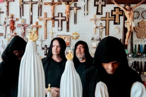 SATANIC PLANET, avec DAVE LOMBARDO, partage le single « Church Burning » du prochain album « Dead Deities »