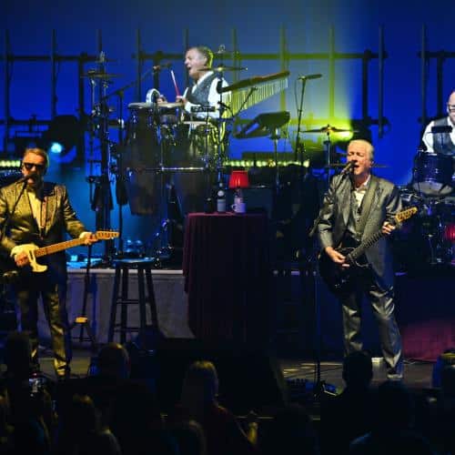 Squeeze annule un concert aux États-Unis après qu'un homme ait été "écrasé par un bus de tournée"