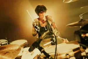 TOMMY LEE de MÖTLEY CRÜE fera sa première apparition à la convention au « Son Of Monsterpalooza » 2026 à Burbank