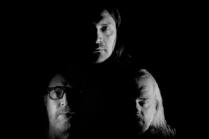 Les membres de THE SWORD et ZOMBI unissent leurs forces dans le nouveau projet Doom Metal AUTUMN TOMB