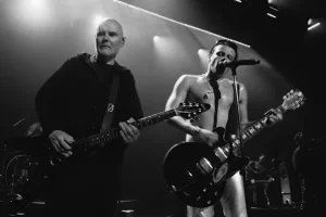 YUNGBLUD et BILLY CORGAN DES SMASHING PUMPKINS sortent un enregistrement live de « Zombie » du Riviera Theatre