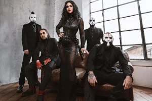 LACUNA COIL sort un double single, « Fragile XX » et « I Wish You Were Dead » (SWARM Remix), pour célébrer le 20e anniversaire de « Karmacode »
