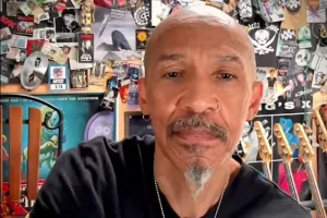 DOUG &lsquo;DUG&rsquo; PINNICK de KING&rsquo;S X sortira un nouvel album solo, &lsquo;Abracadabra&rsquo;, en novembre