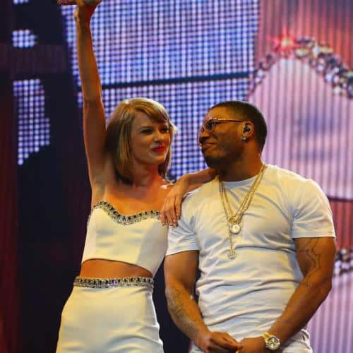 Nelly révèle que Taylor Swift lui a payé 50 000 $ « dans le sac McDonald's » pour son concert en 2011