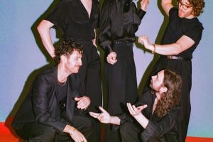 Blossoms obtient son cinquième album numéro un officiel avec Songs From The Wedding Cake