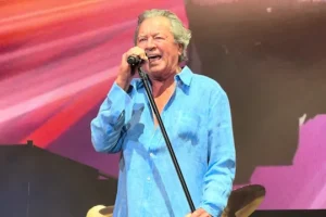 DEEP PURPLE annule des émissions allemandes en raison d’une « urgence médicale » impliquant IAN GILLAN