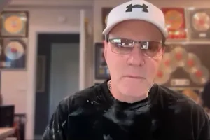JAY JAY FRENCH de TWISTED SISTER à propos des « Défis de santé » de DEE SNIDER : « Il n&rsquo;est pas malade en fin de vie ; Il est juste en fin de carrière