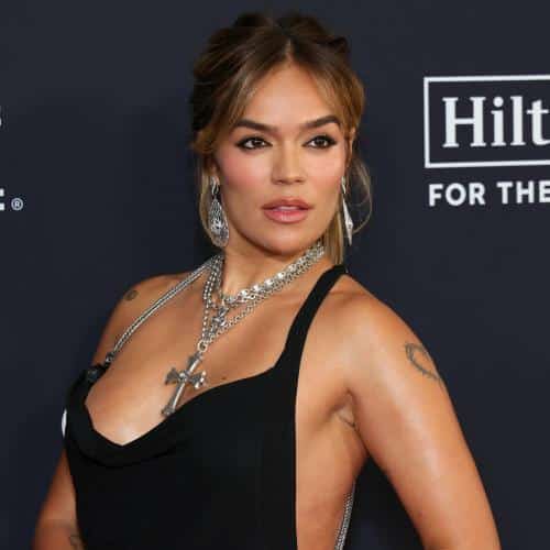 Karol G « se bat pour garder ses muscles » avec des concerts énergiques